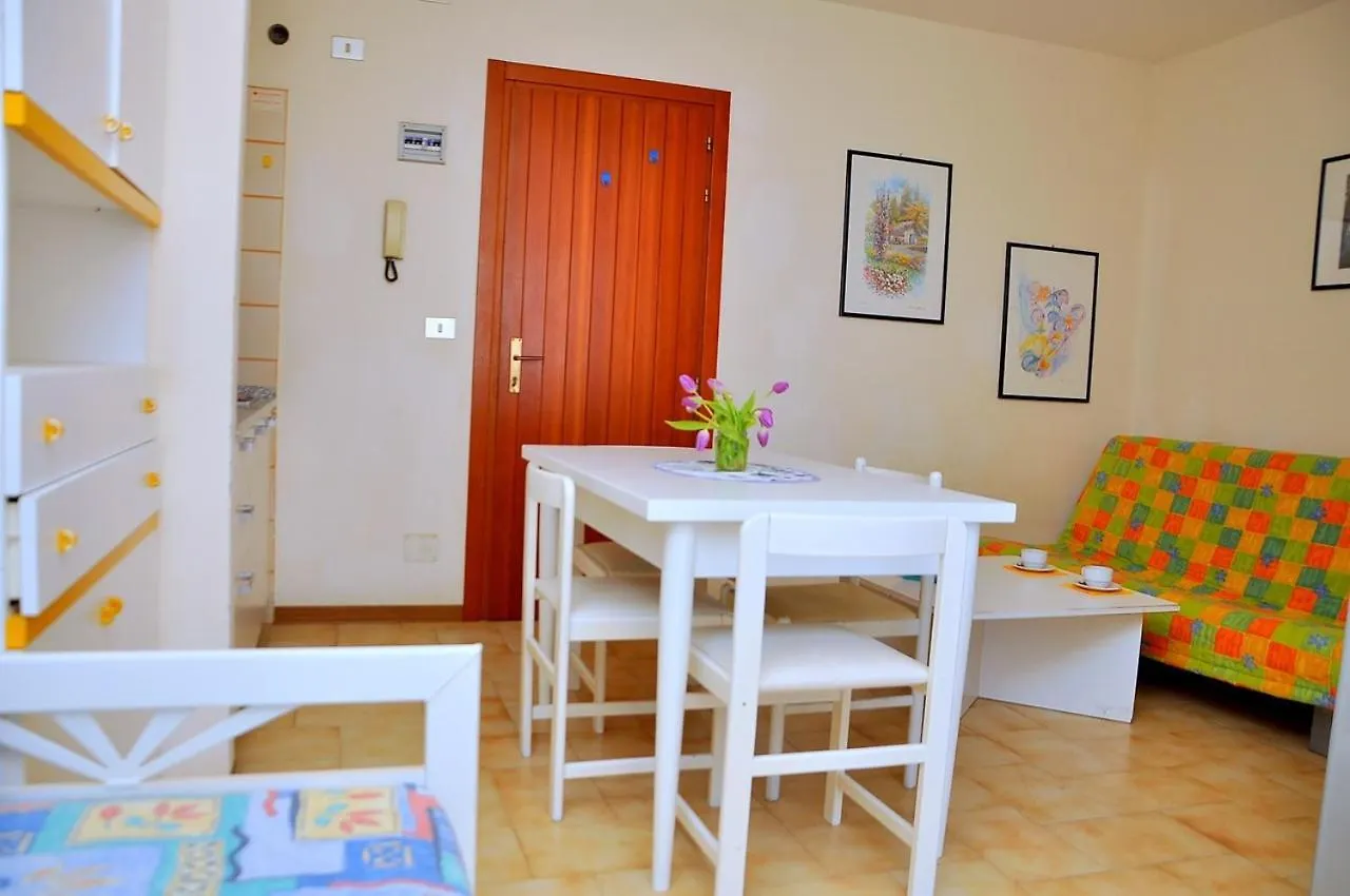 Beautiful Studio Apartment In A Seafront Building Bibione 0*,