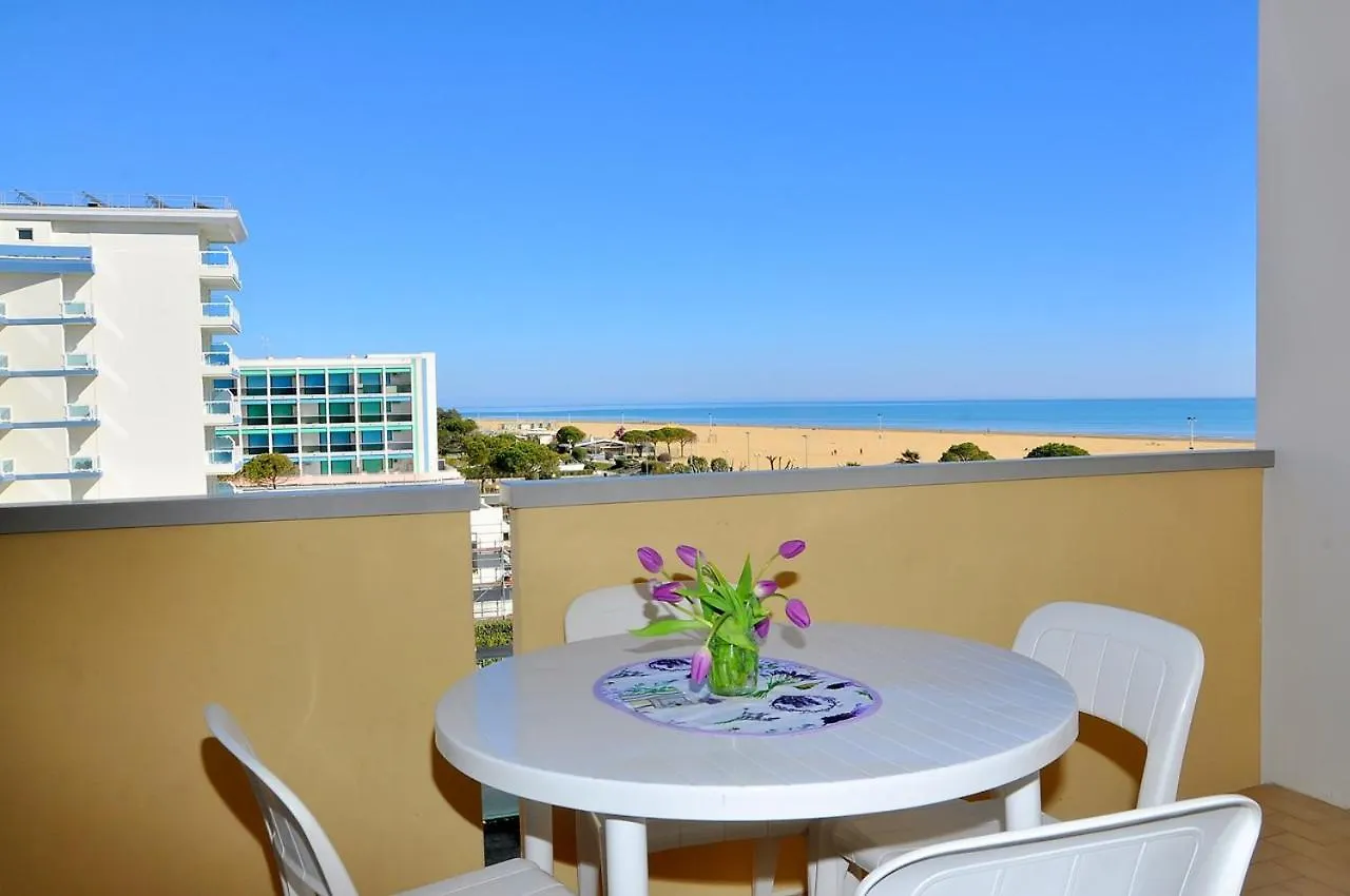 Beautiful Studio Apartment In A Seafront Building Bibione