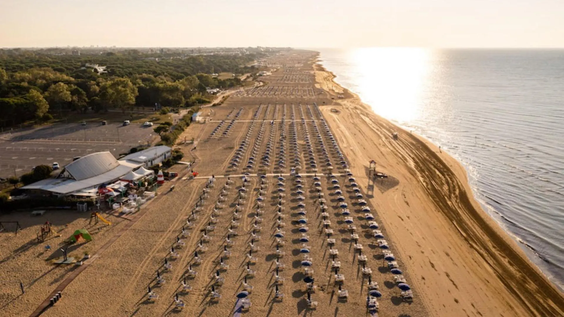 Beautiful Studio Apartment In A Seafront Building Bibione Italy